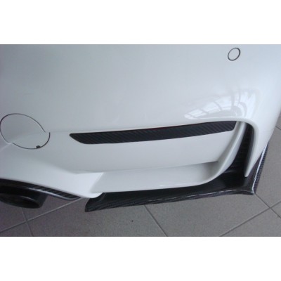 extensión faldón trasero de carbono, a la derecha