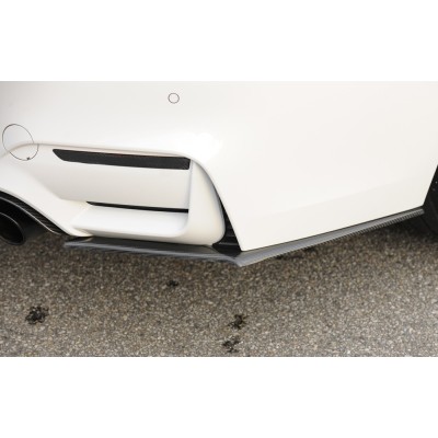 extensión faldón trasero de carbono, a la derecha