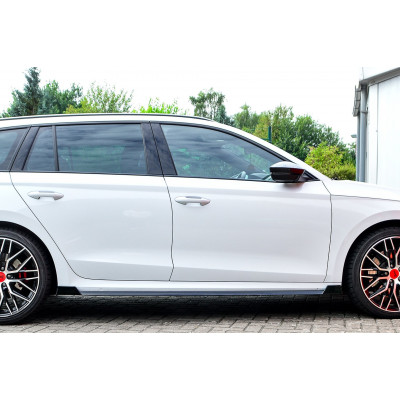 Estriberas laterales para Skoda Octavia RS NX Limousine