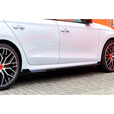 Estriberas laterales para Skoda Octavia RS NX Limousine