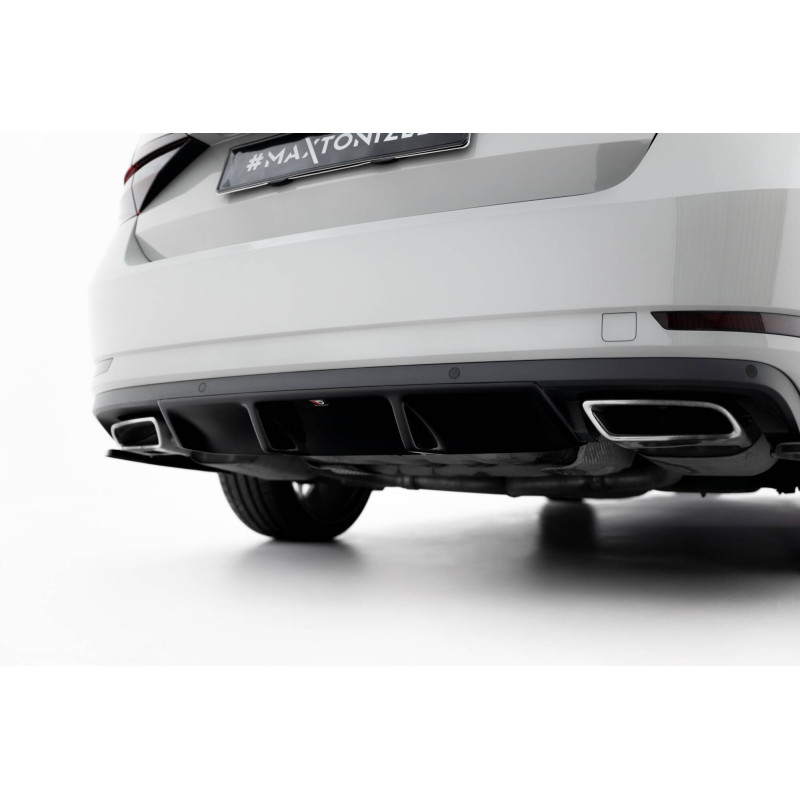 Difusor trasero para  Skoda Superb Liftback / Combi Mk3