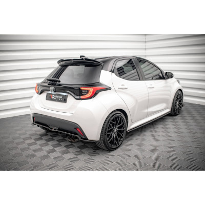 Splitter trasero para (with vertical bars)  Toyota Yaris Mk4