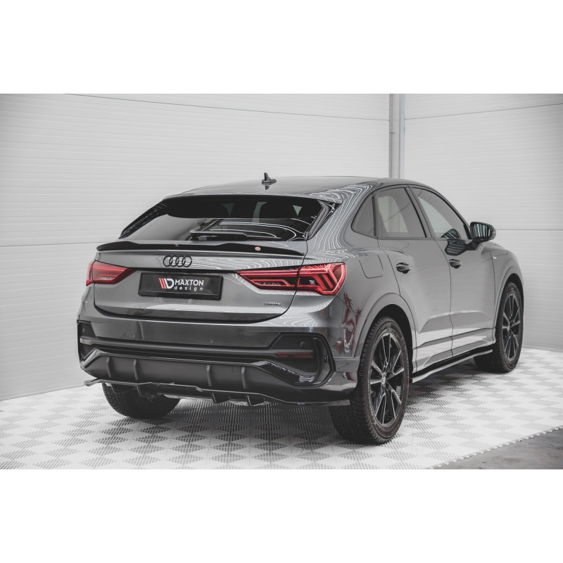 Splitter trasero para (with vertical bars) Audi Q3 Sportback S-Line