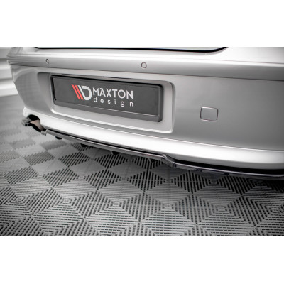 Splitter trasero para (with vertical bars) BMW 1 E81 Facelift