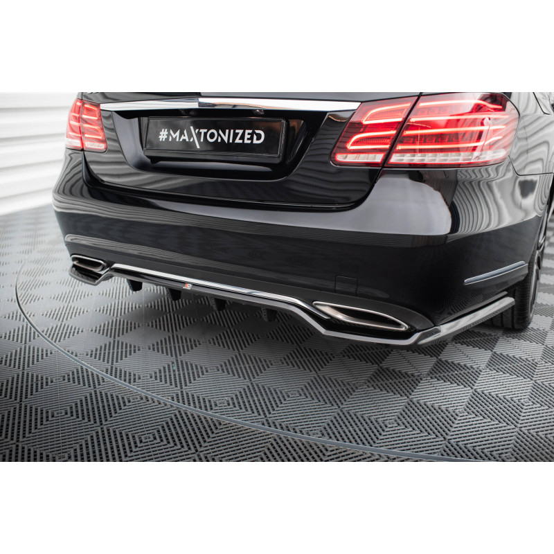 Splitter trasero para (with vertical bars) Mercedes-Benz E W212 Facelift