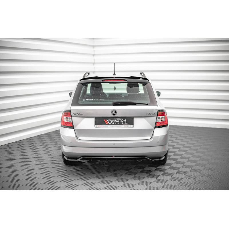 Splitter trasero para (with vertical bars) Skoda Fabia Combi Mk3