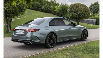 Accesorios para Mercedes E W214 || Modifycar